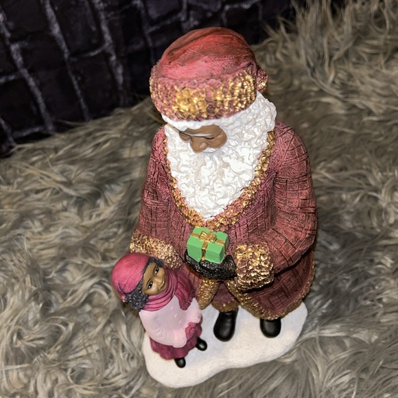 Ebony Treasures African American Santa in Red Coat w/ Gold Trim w/ Girl 10.5" H - Picture 3 of 10